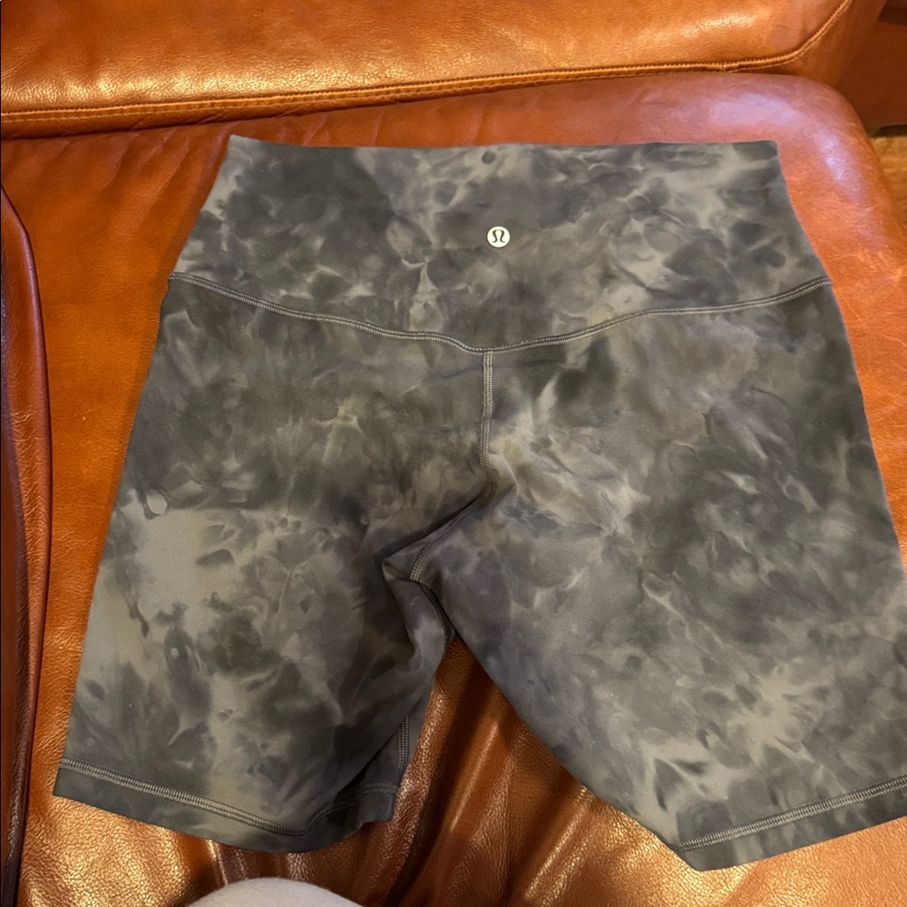 lululemon athletica Black Tie-Dye Athletic Shorts size 10